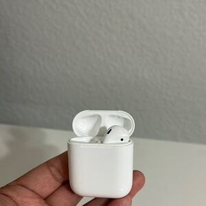 Apple AirPods with Charging Case